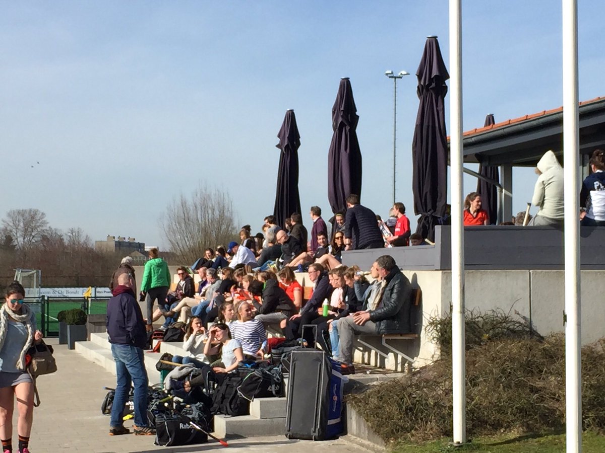 De tribune is duidelijk een succes ... ☀️😎