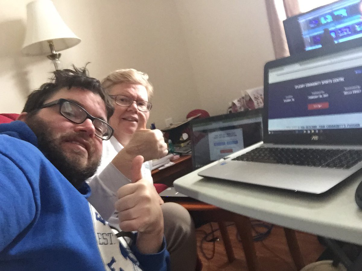 ReprtrPatHealey's tweet photo. Me and mom are spending today voting for @OlearyHockeyvil #KraftHockeyville you should too #Halifax #EastHants #FallRiverNS #GoOLearyGo https://t.co/NPhdlAfOEo