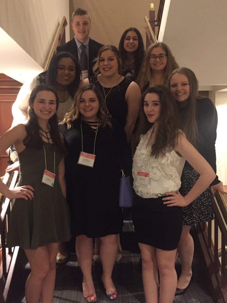 Lizz_Weaver's tweet photo. #padcon17 goodbye. ❣️❣️ https://t.co/aKcbIMpJFF