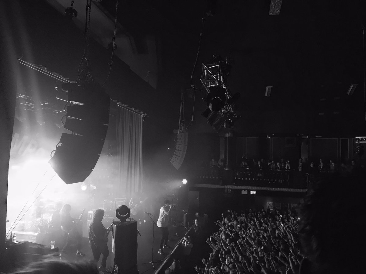 ItsEmss's tweet image. Last night was the best gig I've been to in a long time 🙌🏻 (all my own photos)