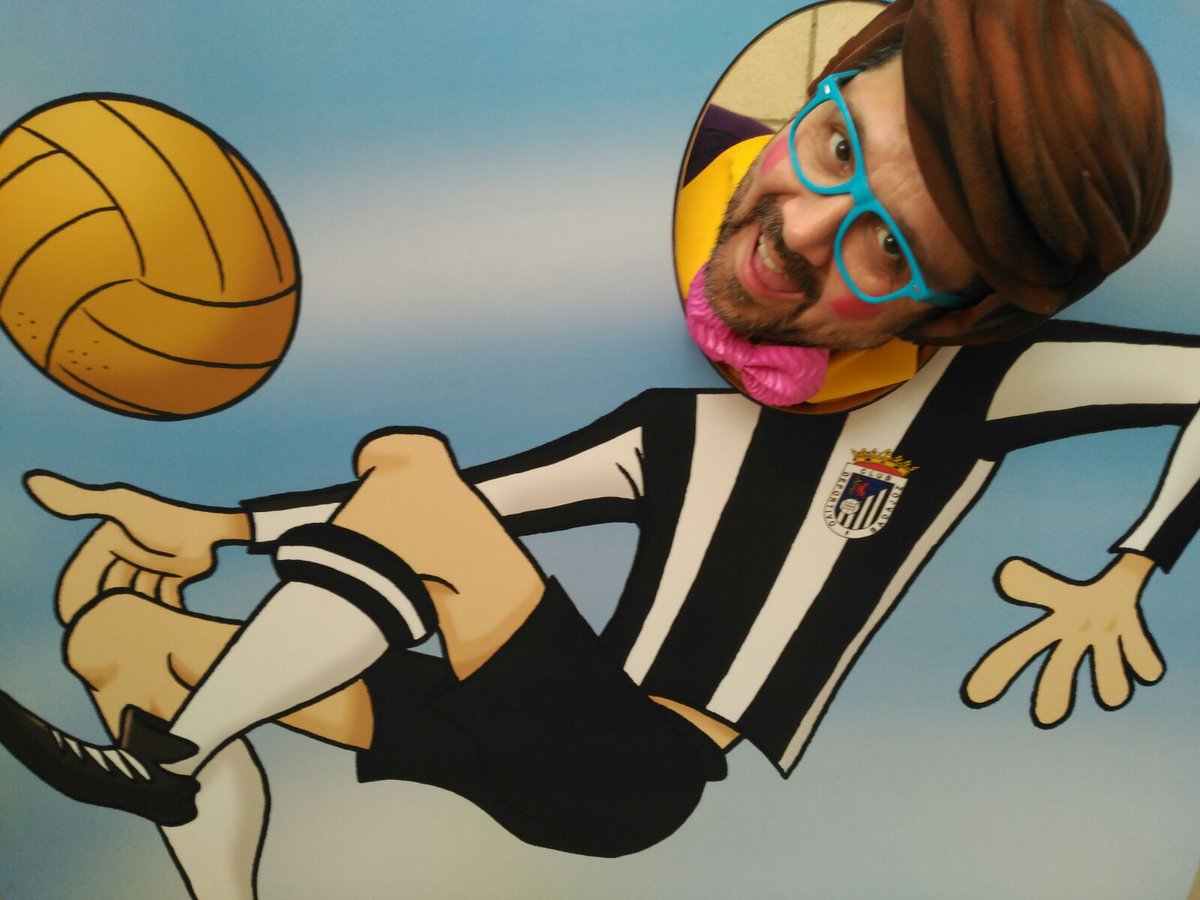 ¡Venga, que ya estamos preparados para una buena ronda de peloteo a nuestro querido <a href="/CDBadajoz/">CD Badajoz</a> y <a href="/BaluarteBlanqui/">BaluarteBlanquinegro</a>! ¡Aupa, equipo!