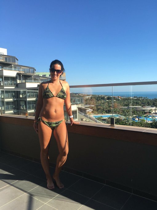 Ich liebe die SONNE, ihr auch? Hoffe ihr habt sie und genie&szlig;t sie zur Zeit... wer es hei&szlig;er mag;   www<a href="/tag/blogger"class="tags"><span>#blogger</span></a><a href="/tag/model"class="tags"><span>#model</span></a><a href="/tag/fitness"class="tags"><span>#fitness</span></a><a href="/tag/sweet"class="tags"><span>#sweet</span></a><a href="/tag/workout"class="tags"><span>#workout</span></a><a href="/tag/body"class="tags"><span>#body</span></a>