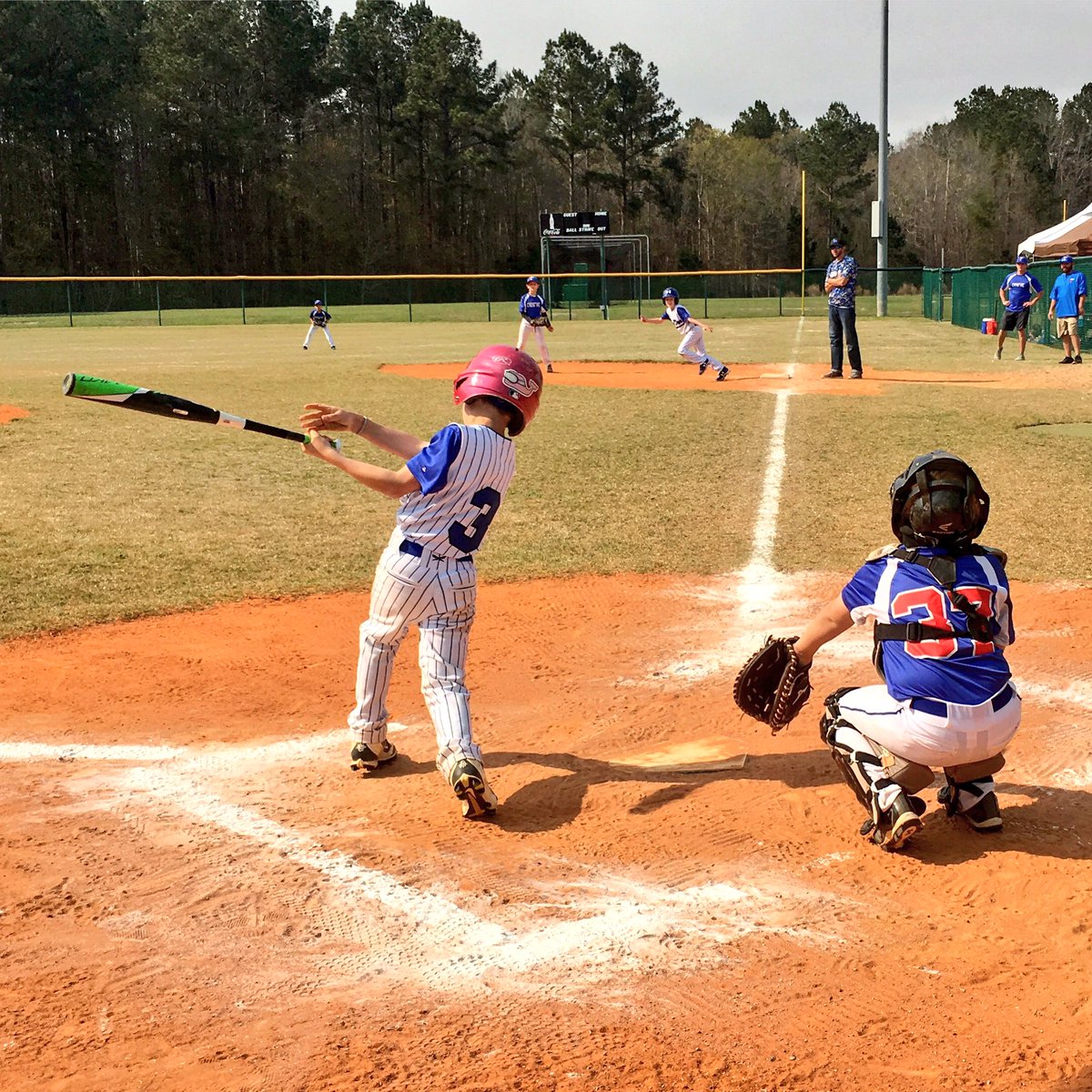 brittmobley's tweet photo. A little late, but squeezed a bday celebration into his busy schedule⚾️🏀 Love my Gunn! #myheart #keepsusbusy https://t.co/tzP0YCxrju