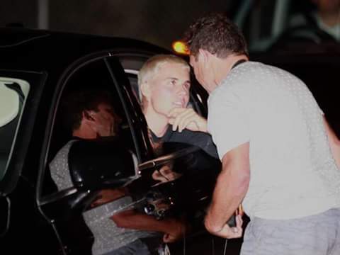 Avocado188's tweet photo. photo of Justin Bieber spotted arriving in Brisbane, Australia tonight. (March 12) https://t.co/bgFhNd1Hm5