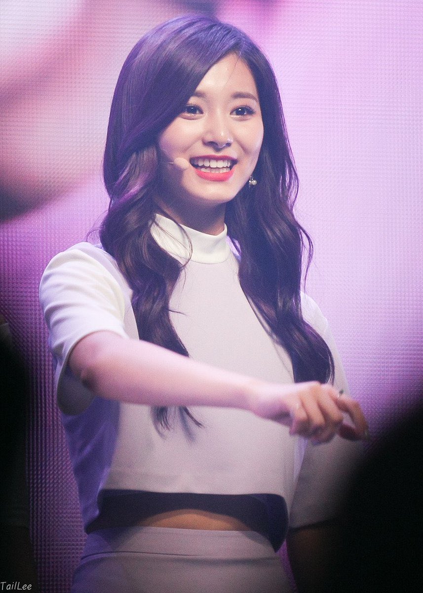 FabulousKpopHQ's tweet image. Best Visual😍

RT for Jisoo #Blackpink
LIKE for Tzuyu #Twice