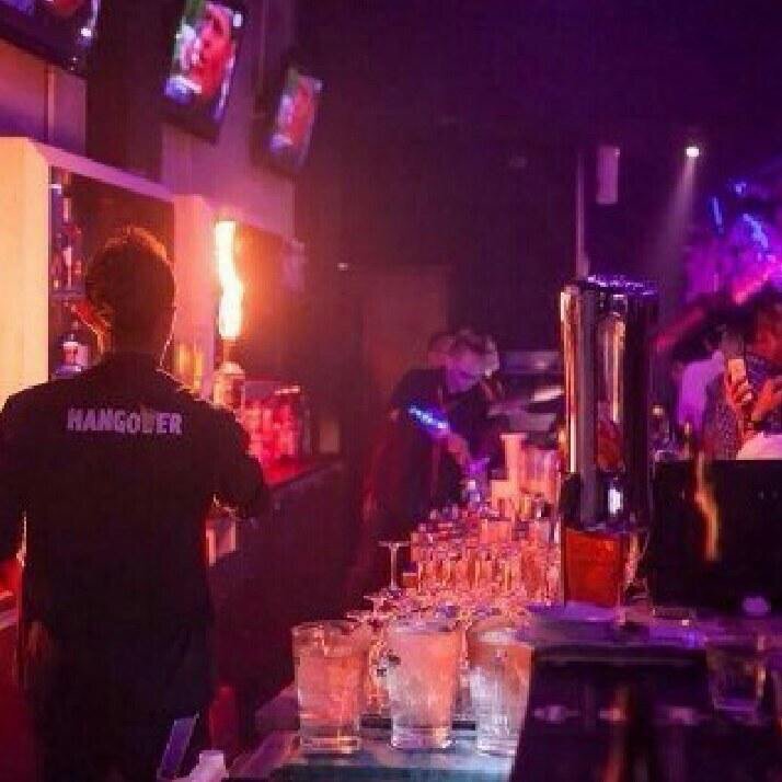 OMG! You have to see this. #BIGOLIVE > mampir".   web.live.bigo.sg/2169768270_104…