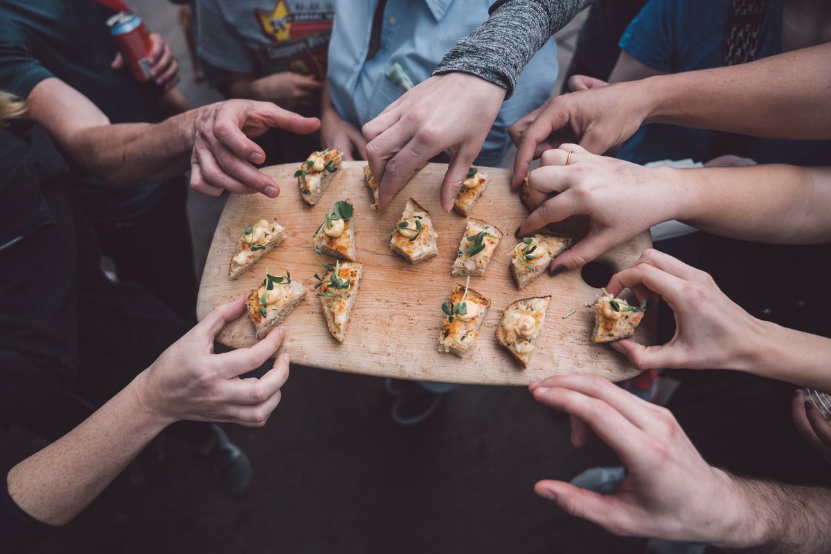 schmooey's tweet image. Scenes from our @OutdoorVoices x @infatuation A Brunch Of Joggers #SXSW event yesterday. 🏃‍♀️🏃🏃🏽‍♀️🏃🏽#ATHLEEEEEATS #DoingThings 📸 @JNSilva_