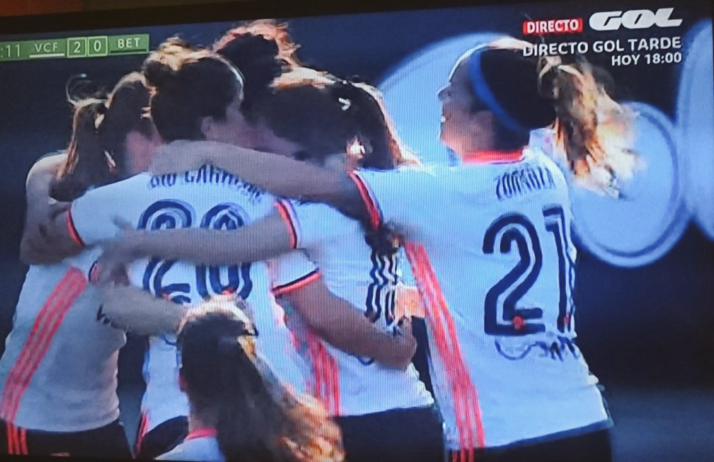 CanosMar's tweet photo. Gran partido, victoria y +3 puntitos! Pero a su vez lo bueno de hoy ha sido la vuelta de @giocarreras20 👏👏 EQUIPO! AMUNT! ⚪⚫@IvanaAndresSanz https://t.co/Iu44YeblH1