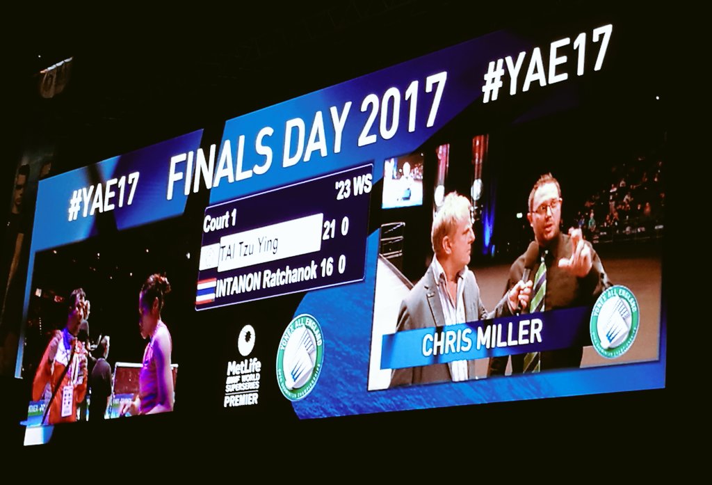 AnneliMacDonald's tweet photo. @BADM1NTONChris Chris 'the claw' Millerusing the big screen to thank all the #YAE17 volunteers https://t.co/r6SgfpaGYk