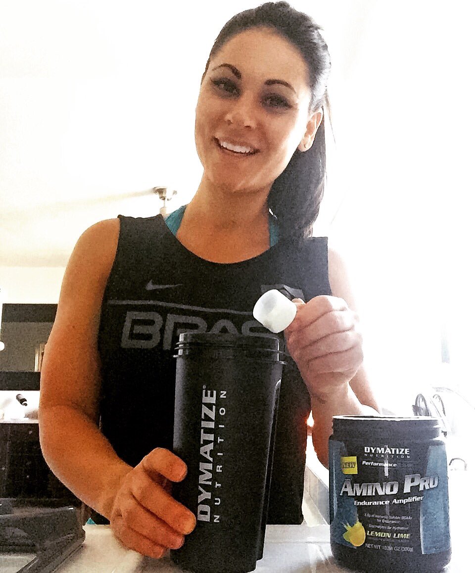 LilValorie's tweet photo. It's cardio time!!!! @dymatize amino pro in my shaker! @TeamDymatize https://t.co/j1YJREiL4e