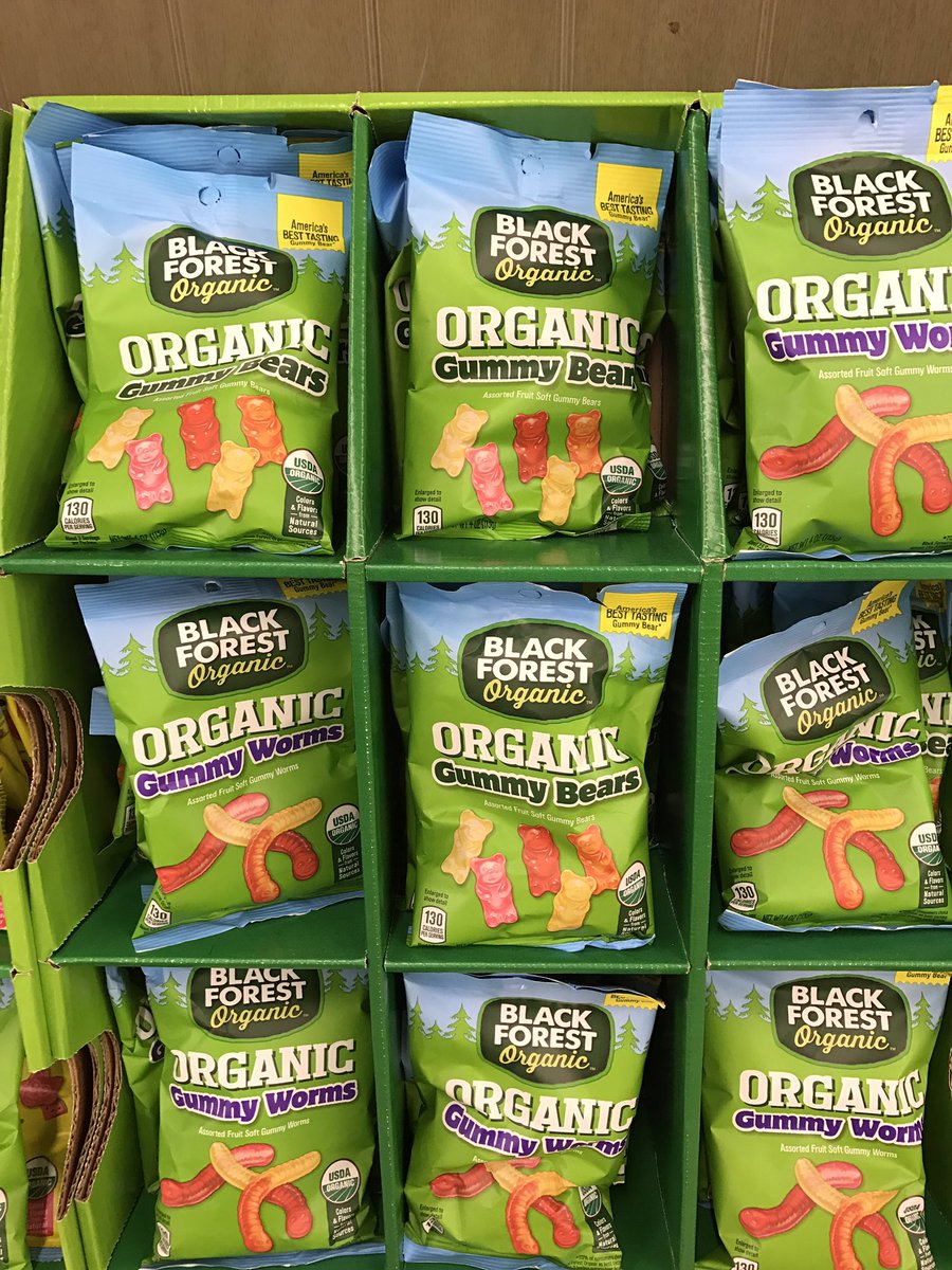 DrCIJRD's tweet photo. Does buying organic candy make it ok? #candyiscandy Dont be fooled! #askanRDN https://t.co/e490jdXNvo