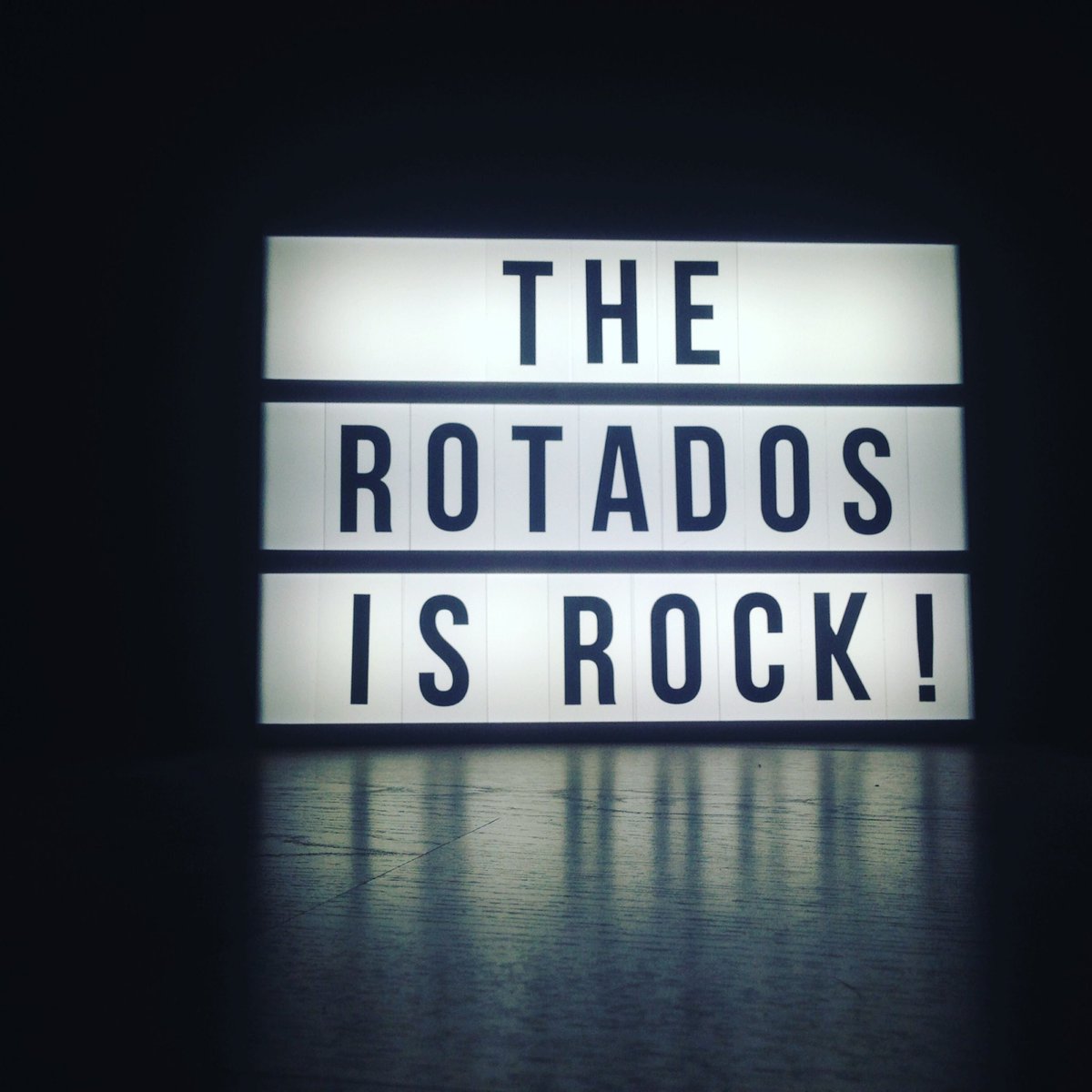 TherotadoS's tweet photo. Feliz #domingo a todos! #rock is #lifestyle ! https://t.co/rdpNrCTY96