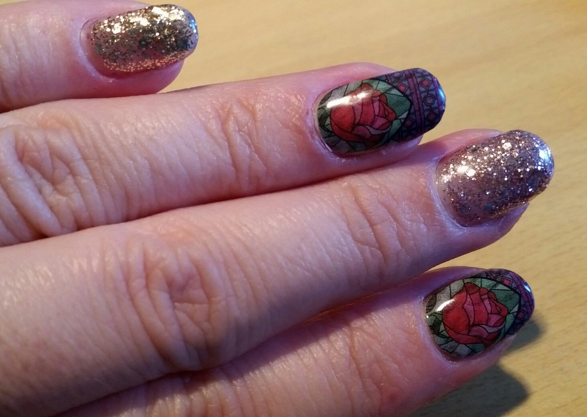 Not a available in the UK but I do love my #BeautyAndTheBeast #Jamberry #nailwraps #nailart