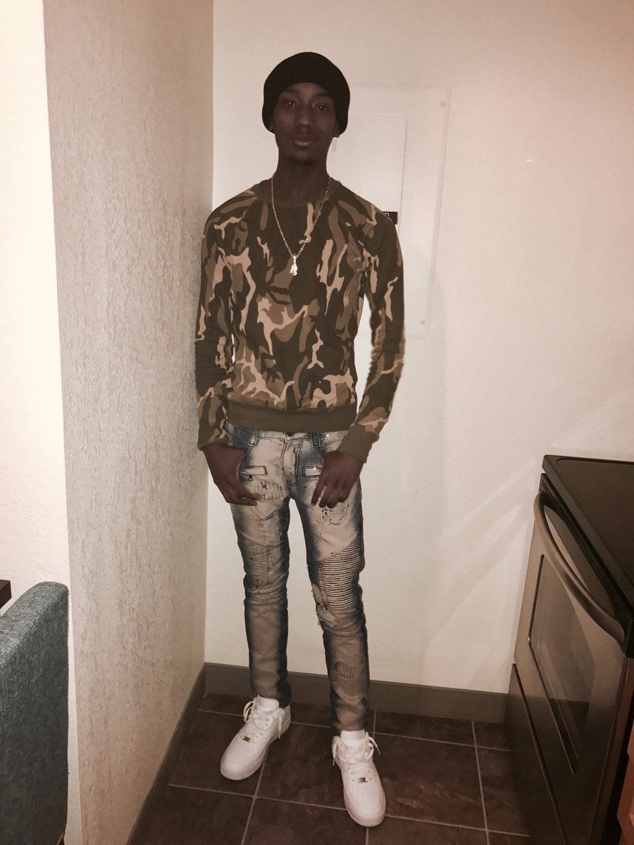 chopcorbin1's tweet photo. Dripping ona regular 🤐 https://t.co/vQggnJCTRl