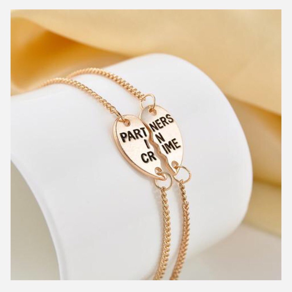 american_trendy's tweet photo. These bracelets are so cute 😩
• see link ⬇️ • https://t.co/eVwbnNjdmJ
