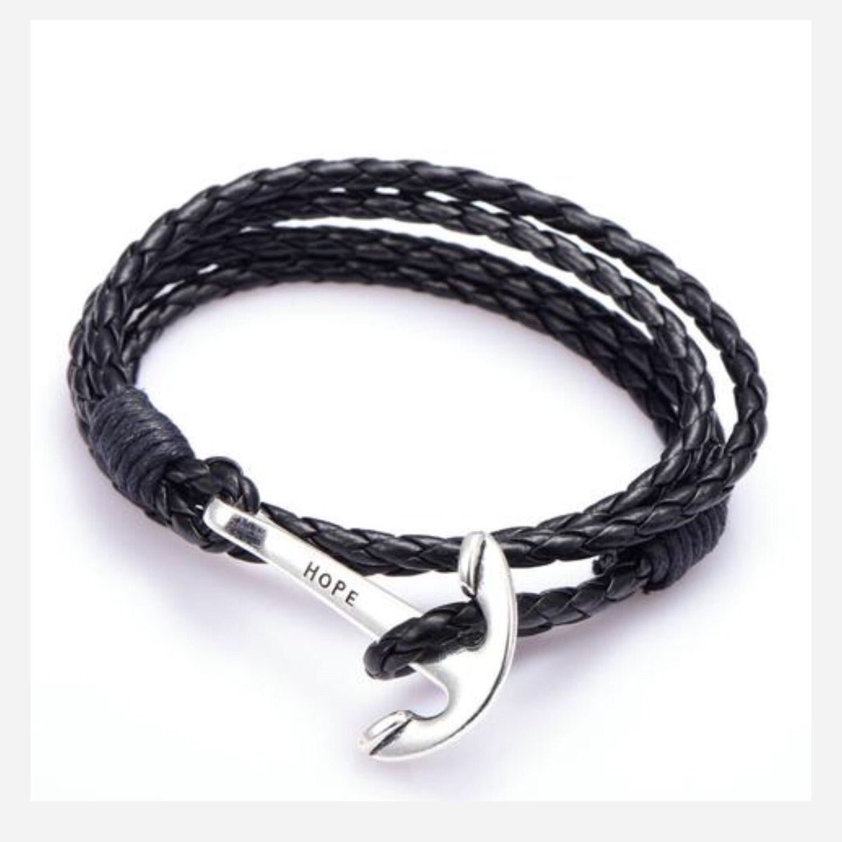 american_trendy's tweet photo. These bracelets are so cute 😩
• see link ⬇️ • https://t.co/eVwbnNjdmJ