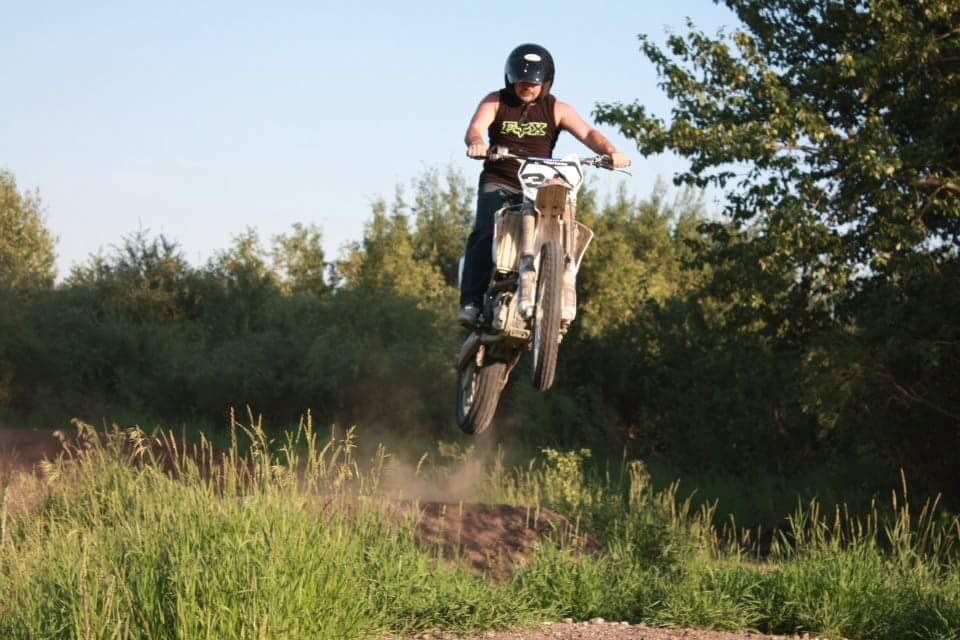 LawnWhisperers's tweet photo. This is Dave. He owns a land surveying company. All surveying is done by him personally, on his Yahama YZ250 after a cold Busch Light. 16/10 https://t.co/8NUr5X2yyd
