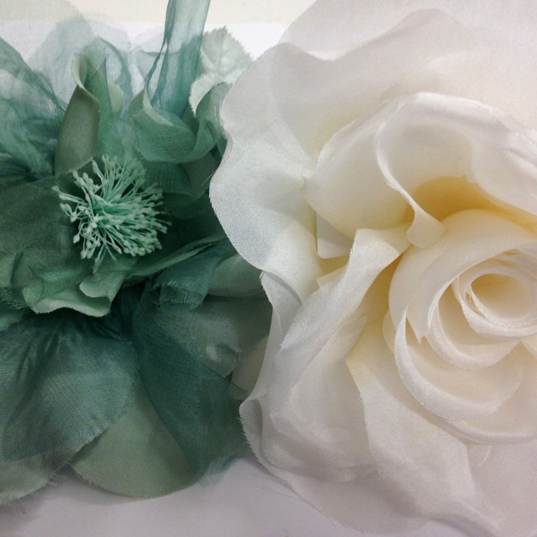More of our stunning flower corsages, perfect for the Spring season. Add to your favourite jacket for a modern look that is right on trend!