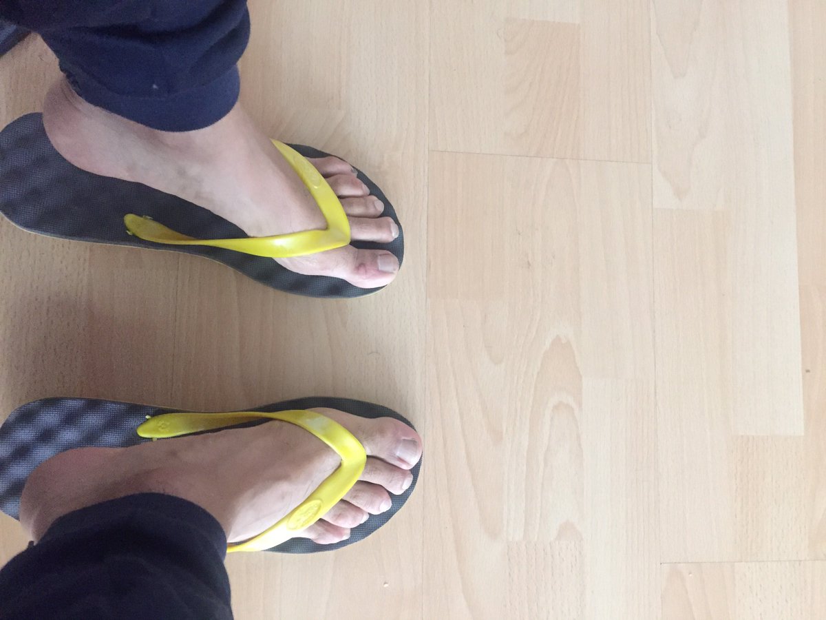 sneackcollectio's tweet photo. #Sunday #FlipFlop #relax https://t.co/1K20RIff6w