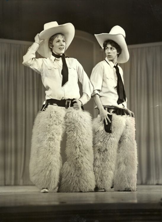 BroadwayKSDB's tweet photo. Julie and Carol performing "Big D" in the first show they did together at Carnegie Hall! #SoundsofBroadway https://t.co/2C3jlpOrUG