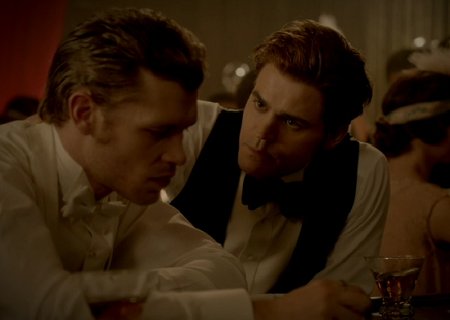awsomepollTVDTO's tweet photo. 1920 Klaus FAV vs Season 2 The Vampire Diaries RT https://t.co/ccc8PQhLzQ