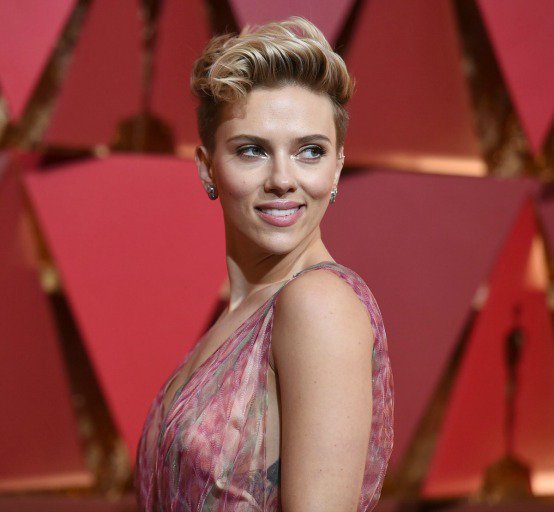 SCARLETT JOHANSON C6vWBvIXAAAboNc