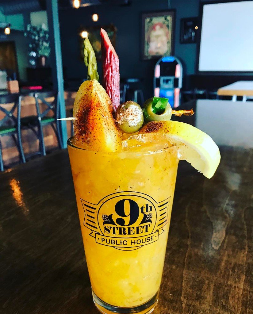 9thStPub's tweet photo. Happy #sundayfunday !!!! @deleon_michael was at it early this AM prepping tennis infamous … https://t.co/GHrYmIidX8 https://t.co/IcfTK1Yh6s
