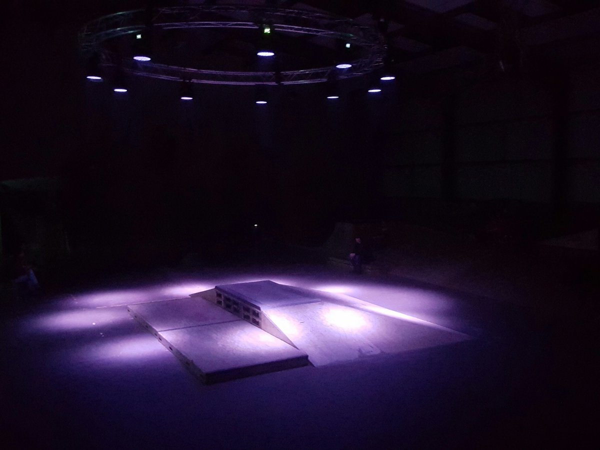 #LastNight #TheSolarPessimist #thekimfieldingaward #JohnLawrence <a href="/SpitnSawdust/">Spit and Sawdust</a> <a href="/tactileBOSCH/">tactileBOSCH</a>
(That's @bgelsthorpe looming in the darkness)