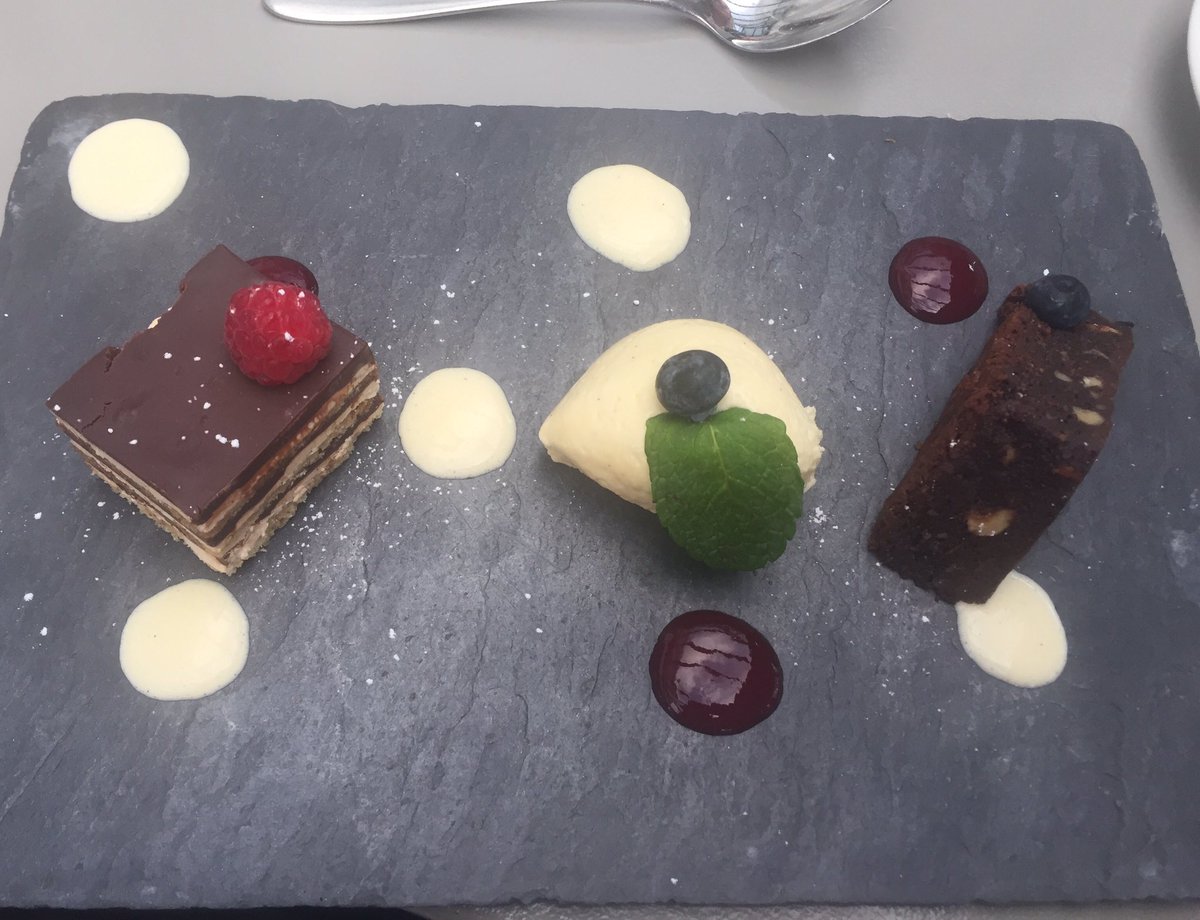 aishsfoodtales's tweet photo. Only managed picture of desert! Food was so fab I forgot to take pictures🙈 @the_chophouse #fablunch amazing service and staff😍👌👏 https://t.co/RDwr5UyjDC