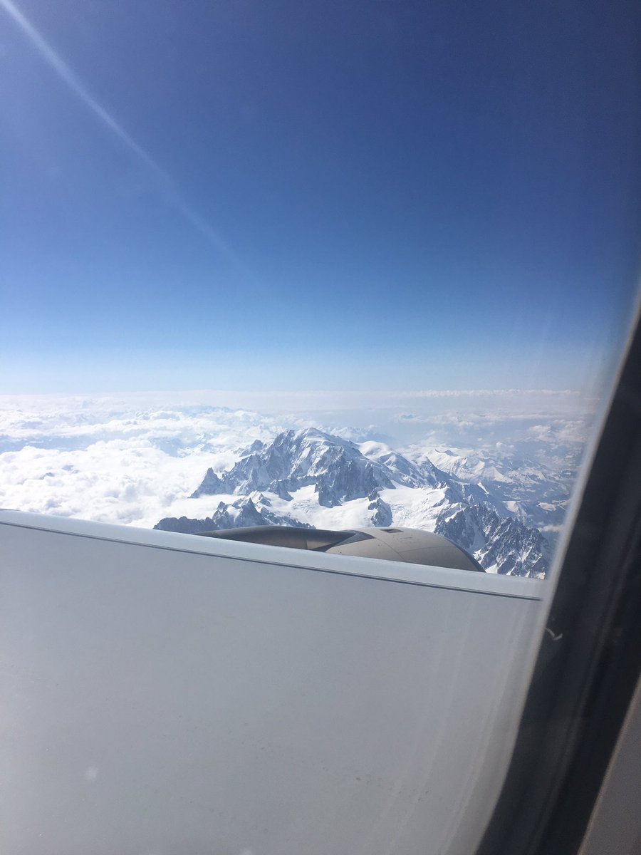 lifeasanamateur's tweet photo. One year ago this greeted me as I flew into Switzerland ๐๐จ๐ญ #OurChalet #HSS2016 #GirlGuidingNZ #WAGGGS https://t.co/BstMit2FpK