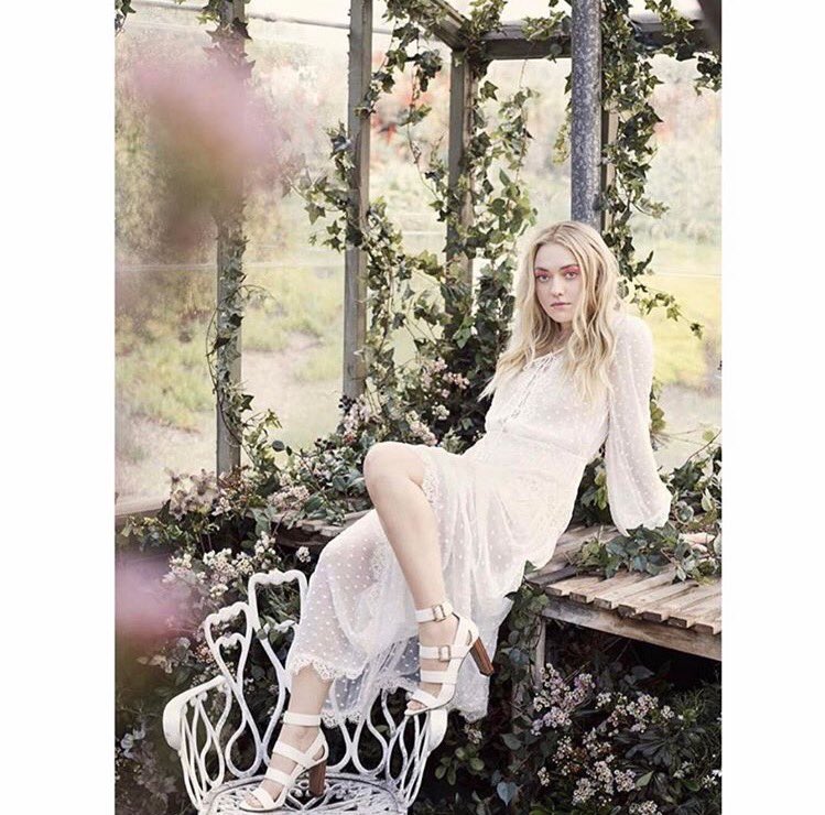 Dakota. (@eldestfanning) on Twitter photo 