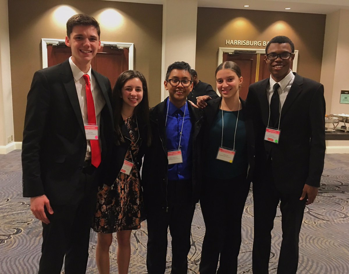 hannakeyclub's tweet photo. This weekend was amazing at DCON can't wait for ICON! #padcon17 https://t.co/Vmqlep3wBv