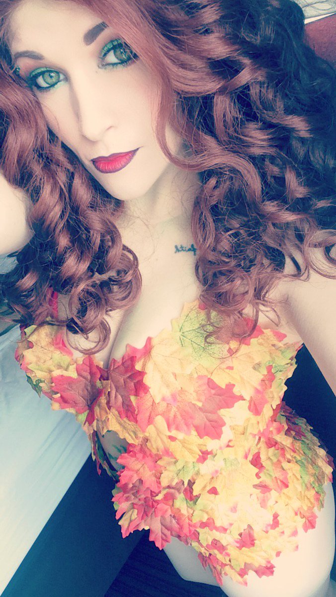 candccosplay's tweet photo. Autumn Poison Ivy #PoisonIvy #poisonivycosplay #model #dccomics #cosplay #cosplaymodel #candccosplay #cosplayer https://t.co/BVQPE9YruB