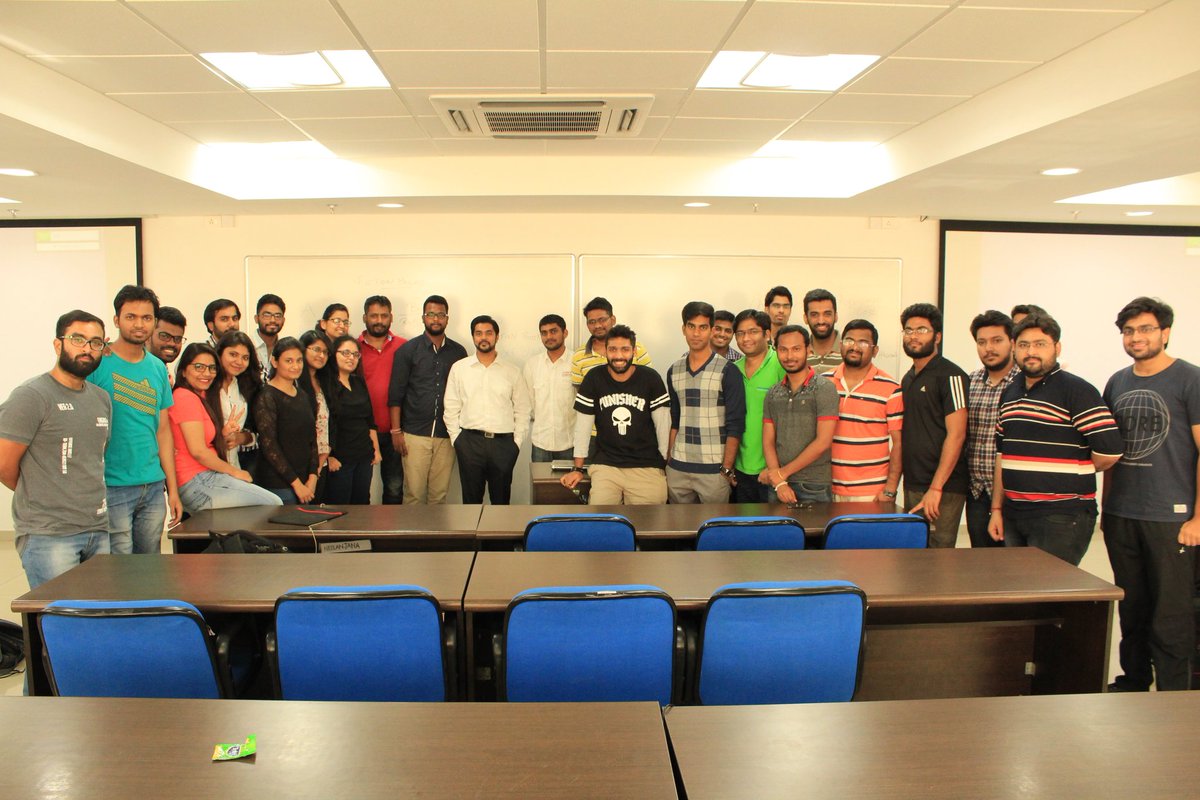 shreyasnaidu's tweet photo. Learning, practical application and improving our skills with @AnanthV9 @SuNnYsUnKe @piggyagarwal #IIMDM #DigitalMarketing #HappyHoli https://t.co/wePSErV7zT