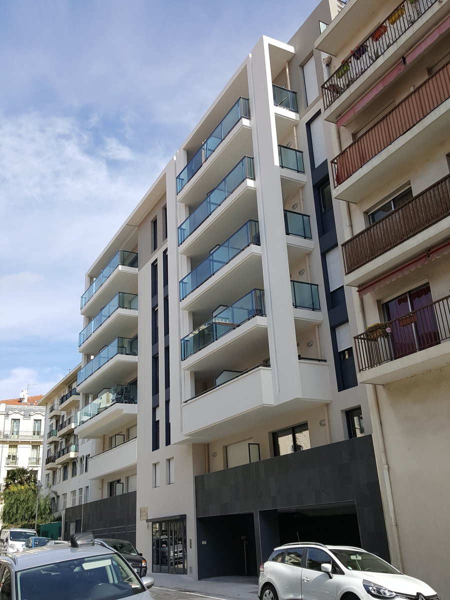 Nice2030_actu's tweet photo. Très belle réalisation de @SAGEC_Immo à Libération ! Mais où est le nom des architectes ?? #Nice06 #LoiCAP (DP Architecture au fait 🙄) https://t.co/A1YpHqLIni