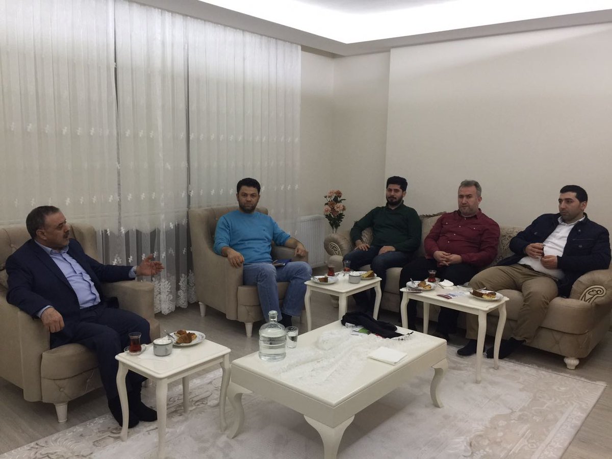 KartalAKParti's tweet photo. Esentepe 1 mahallesinde  ,yeni anayasa ve Cumhurbaşkanlığı, referandum bilgilendirme amaçlı ziyaretlerimiz 
 #mehdiakman #selimtemurci https://t.co/47DhqMqDqi