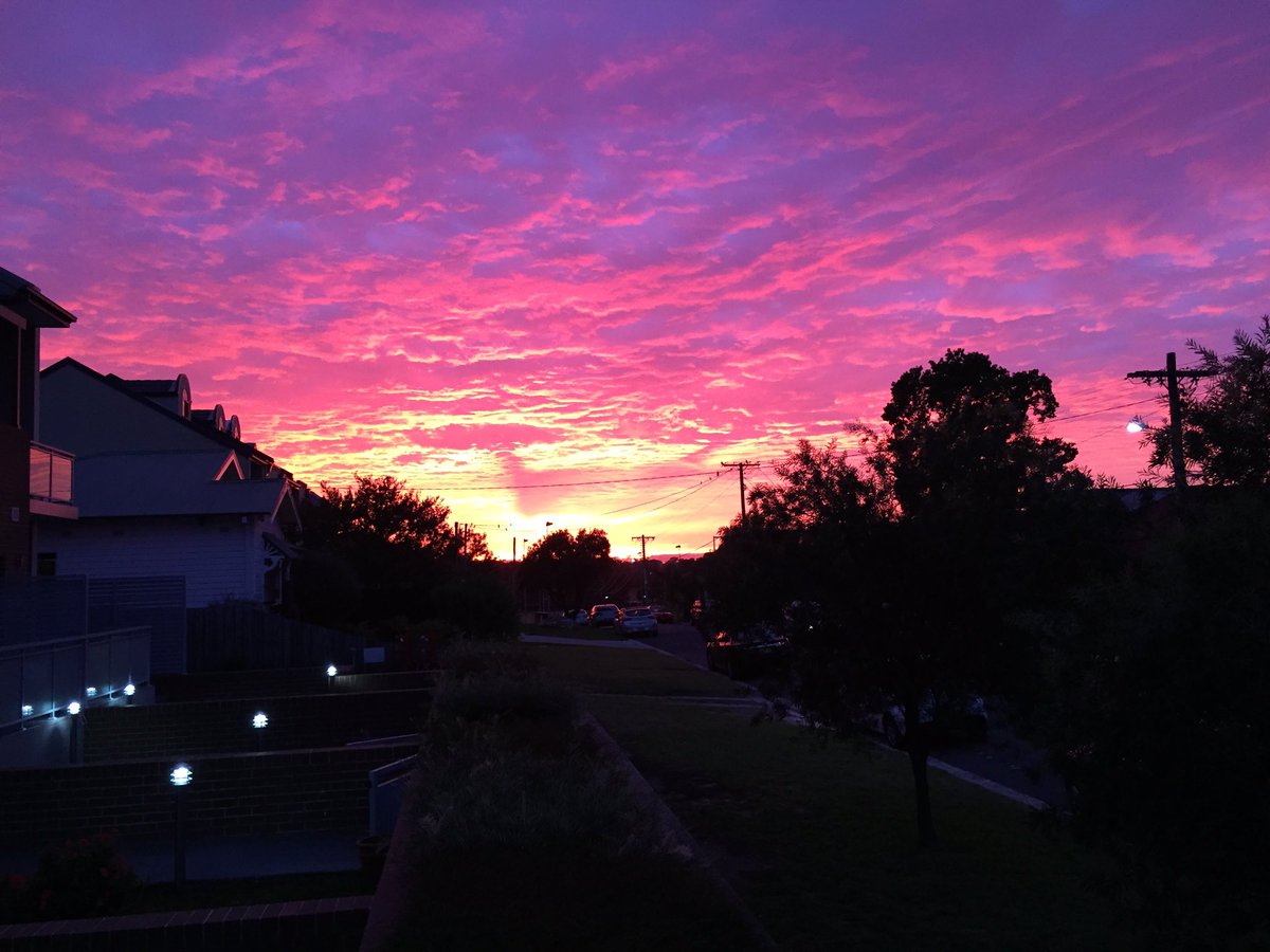 jawsjb's tweet photo. What a sunrise!  Bad weather on the horizon? https://t.co/b9oFEUYRo9