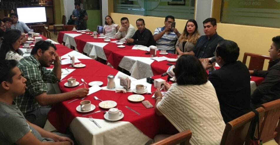 faustodiazm's tweet photo. Ante representantes de medios de comunicación subrayé que, la primera Universidad Intercultural en #Oaxaca se construirá en #Tlacolula. https://t.co/8lcfmsYbNG