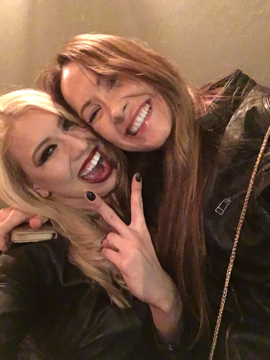 xkristyLeoniex's tweet image. Great night in Birmingham! New favourite rock bar #Subside 🍾🎸🤘🏻