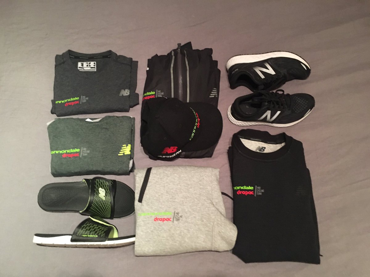 Team Casual clothes kit grid 