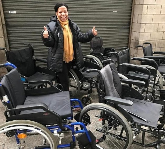 FOMOmalawi's tweet image. Nice little piece in the @warringtonnews about brilliant @Grafter80 donating wheelchairs to #FOMO #Mulanje #Malawi tinyurl.com/hdzyqr9
