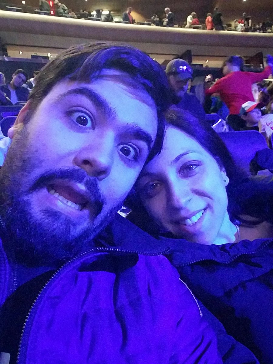 TheBreakersClub's tweet photo. Early bday gift from this cool chick to the left of me #wwemsg https://t.co/mkjazJDcJq