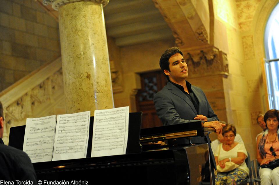 César Arrieta, Tenor Venezolano en #Facebook. fb.me/1NhwMtxQ2 <a href="/ArriTenor/">César Arrieta</a>