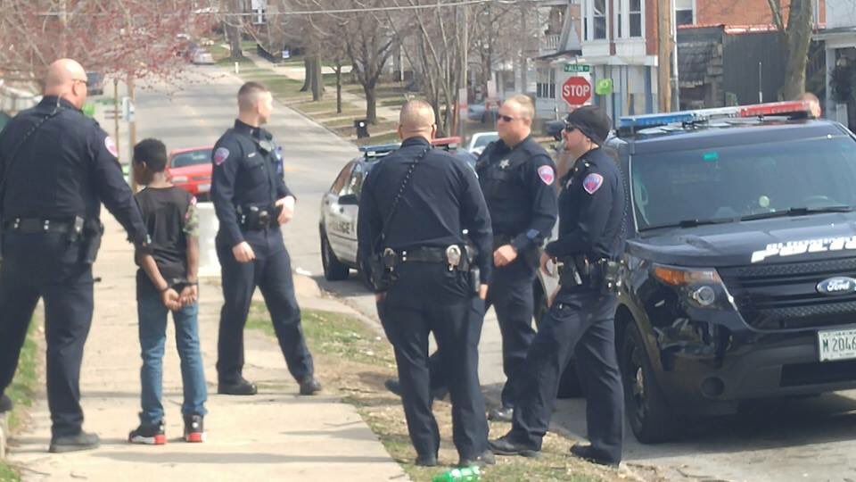 sonnypgarcia71's tweet image. .@cityblmPD community policing = handcuffing 10 year old for kicking rocks.@BLMBloNo #RecordThePolice #BlackLivesMatter #Westside