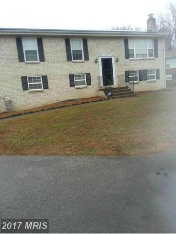 decelliott's tweet image. Ready for a change? This 4 BD/ 3 BA in CLINTON won't be on the market long.  cpix.me/l/18829906