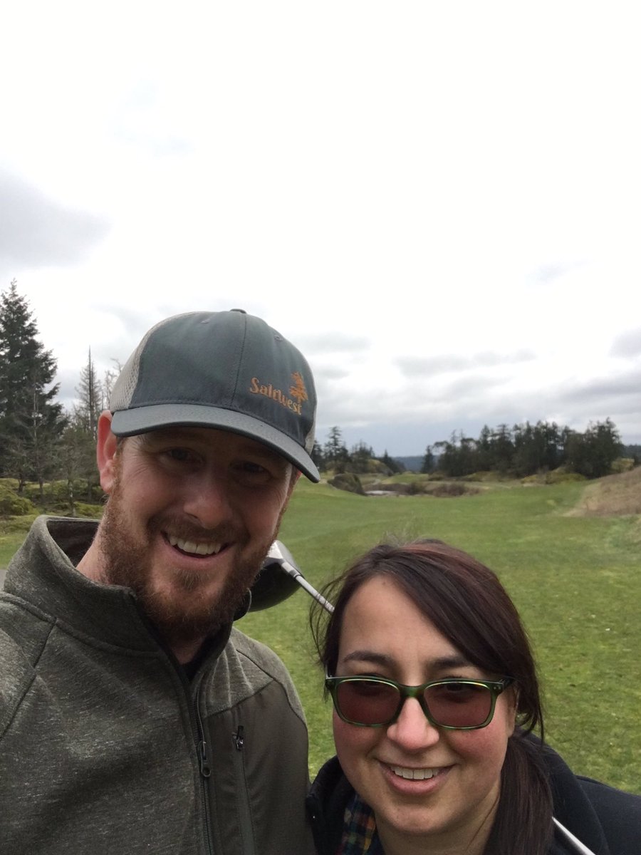 SaltWestNatural's tweet photo. Golfing  on our anniversary #bestwifeever https://t.co/6vnOdtM9aV