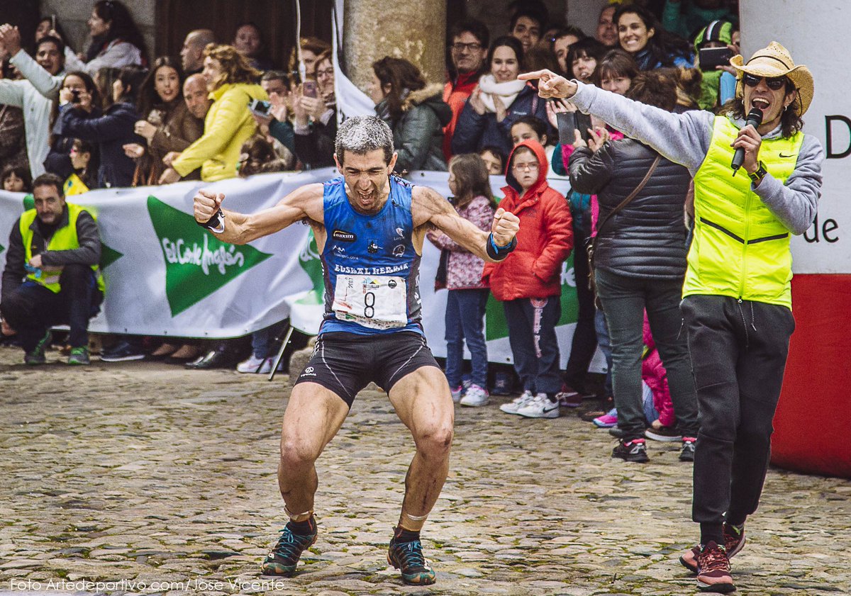 DepaRunner's tweet photo. Son tantas cosas las que se me vienen al corazón mirando esta foto. Empezaría por ORGULLO, el de ser amigo de Jokin Lizeaga. ¿Y a vosotros? https://t.co/utbXzvcc1N