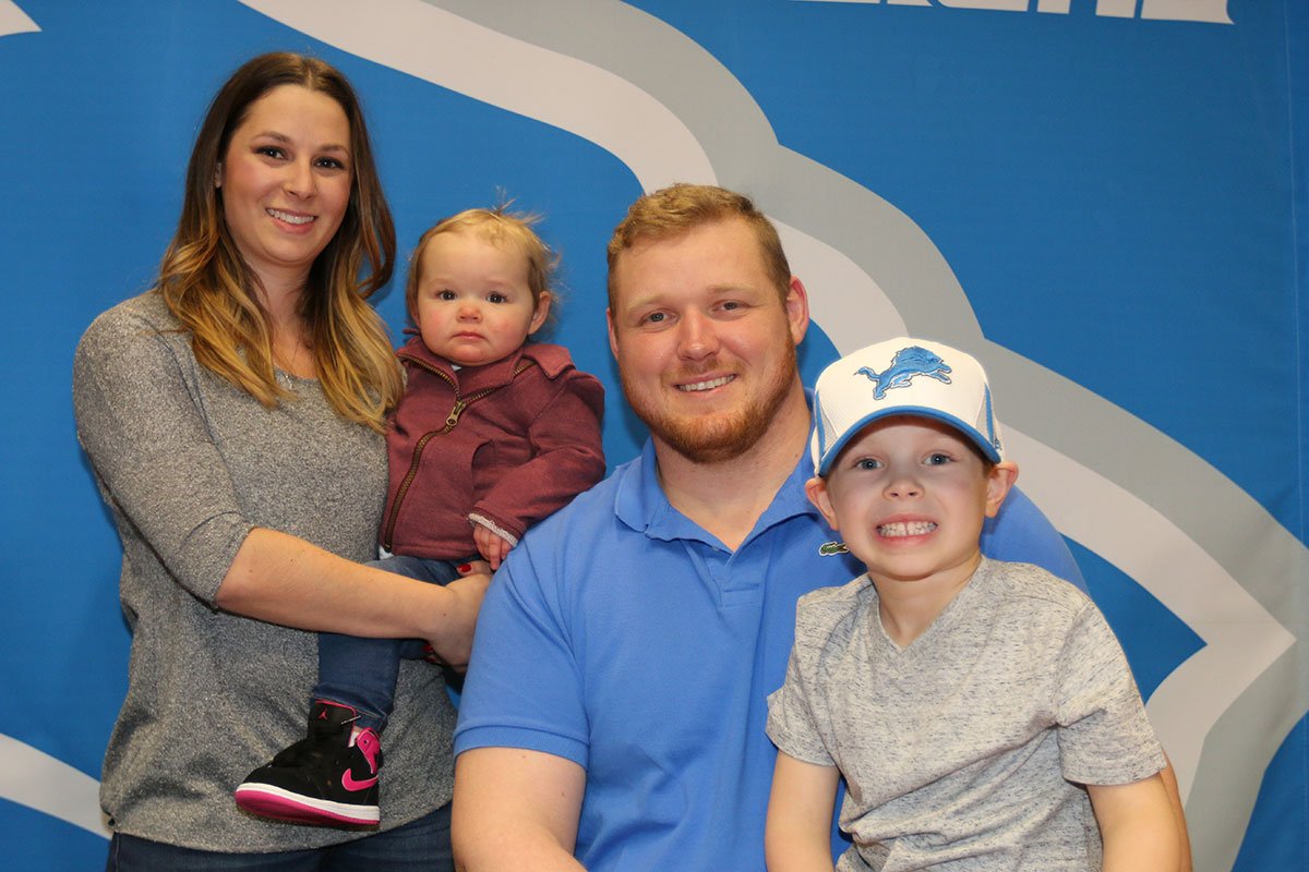 Lions's tweet photo. "My family and how connected we are to the city, that really went a long way in that decision."

- @TJLang70 https://t.co/kOJ5SbfksE