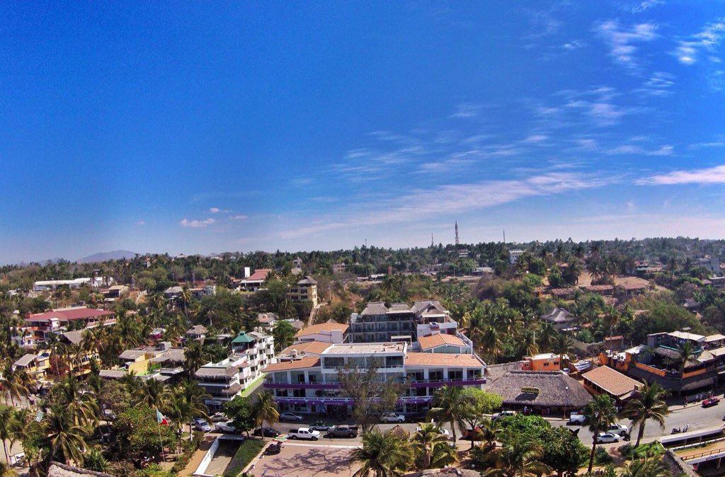 Come to enjoy your holidays. 
Ven a disfrutar tus vacaciones. 😎🌴