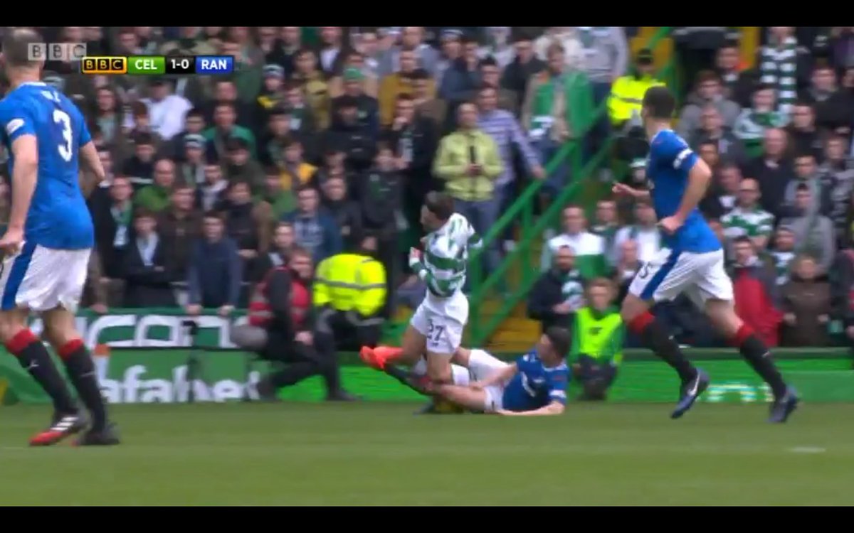 AGrandier's tweet image. Another in the "not big enuff" category.
#honestmistakes